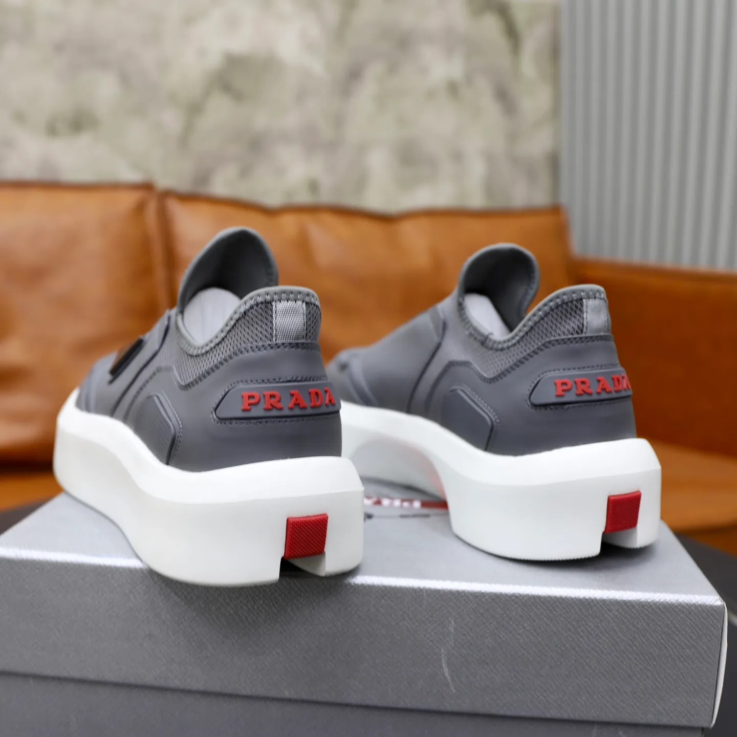 Men's shoes: 620💰🙅‍♂️🙅‍♂️🙅‍♂️ Brand: PRADA Standard code: 38–44 (45 can be customized) Level: Same as the official website Material: Original cowhide fabric Comfortable sheepskin lining Lightweight wear-resistant outsole Style category: Men's fashionable casual shoes and boots Running sneakers Distinguished luxury brand elements Top luxury Color: actual picture color